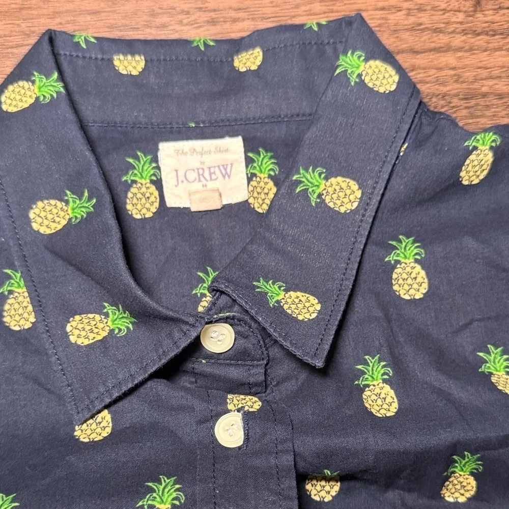 J. Crew Men's Pineapple Print Button Up Shirt Medium